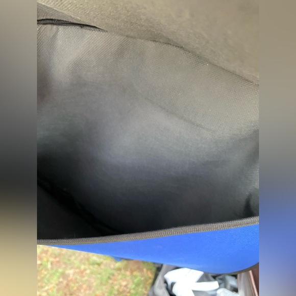 2d cartoon messenger bag! - Picture 3 of 5